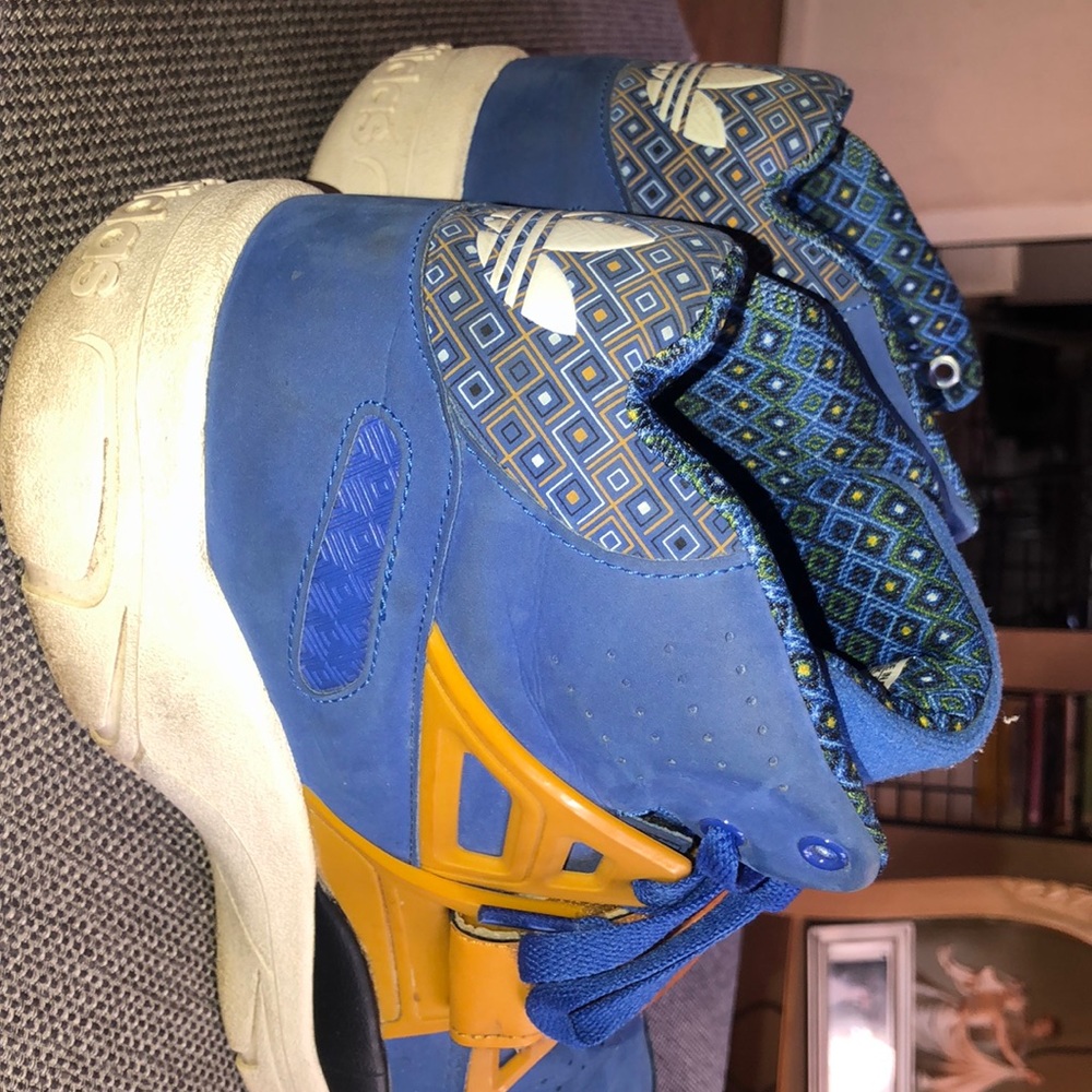 Adidas Sneakers